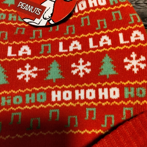 Snoopy Christmas beanie - Picture 4 of 5